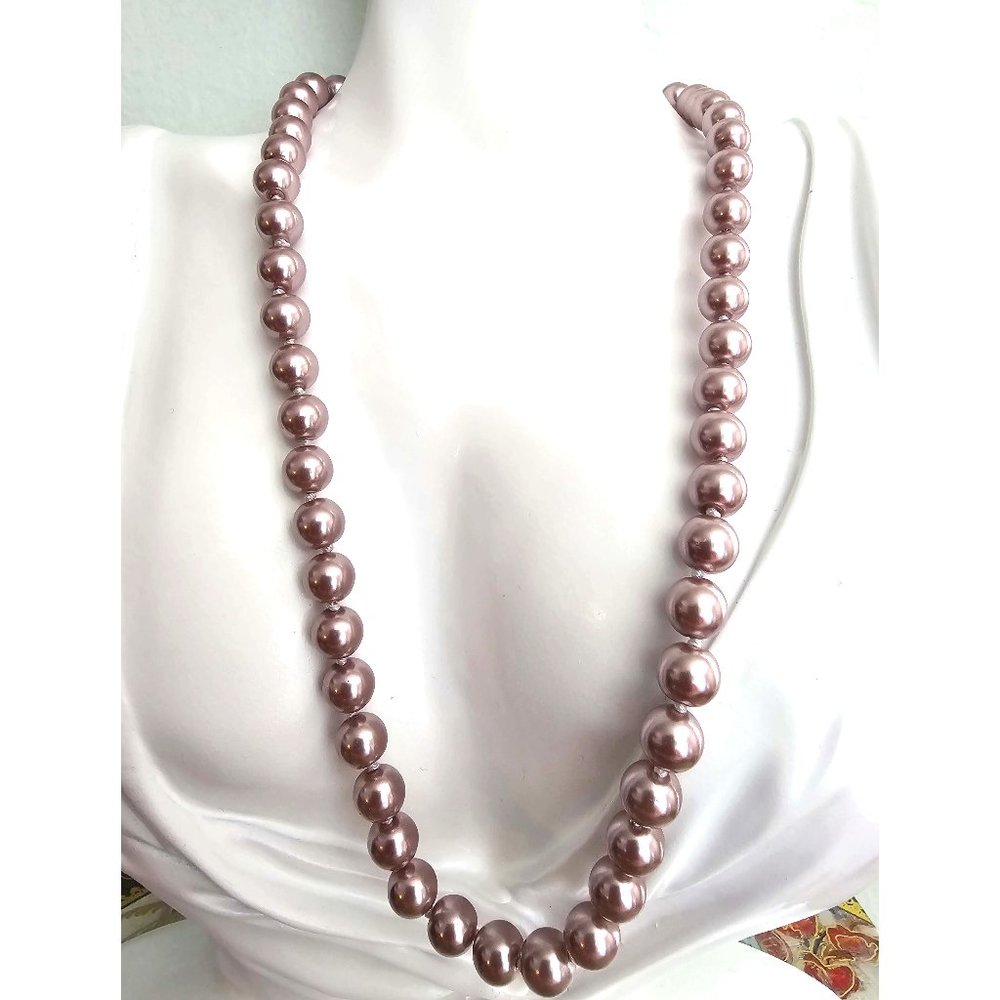 NWOT 17" Mauve Glass Pearl Bib Necklace